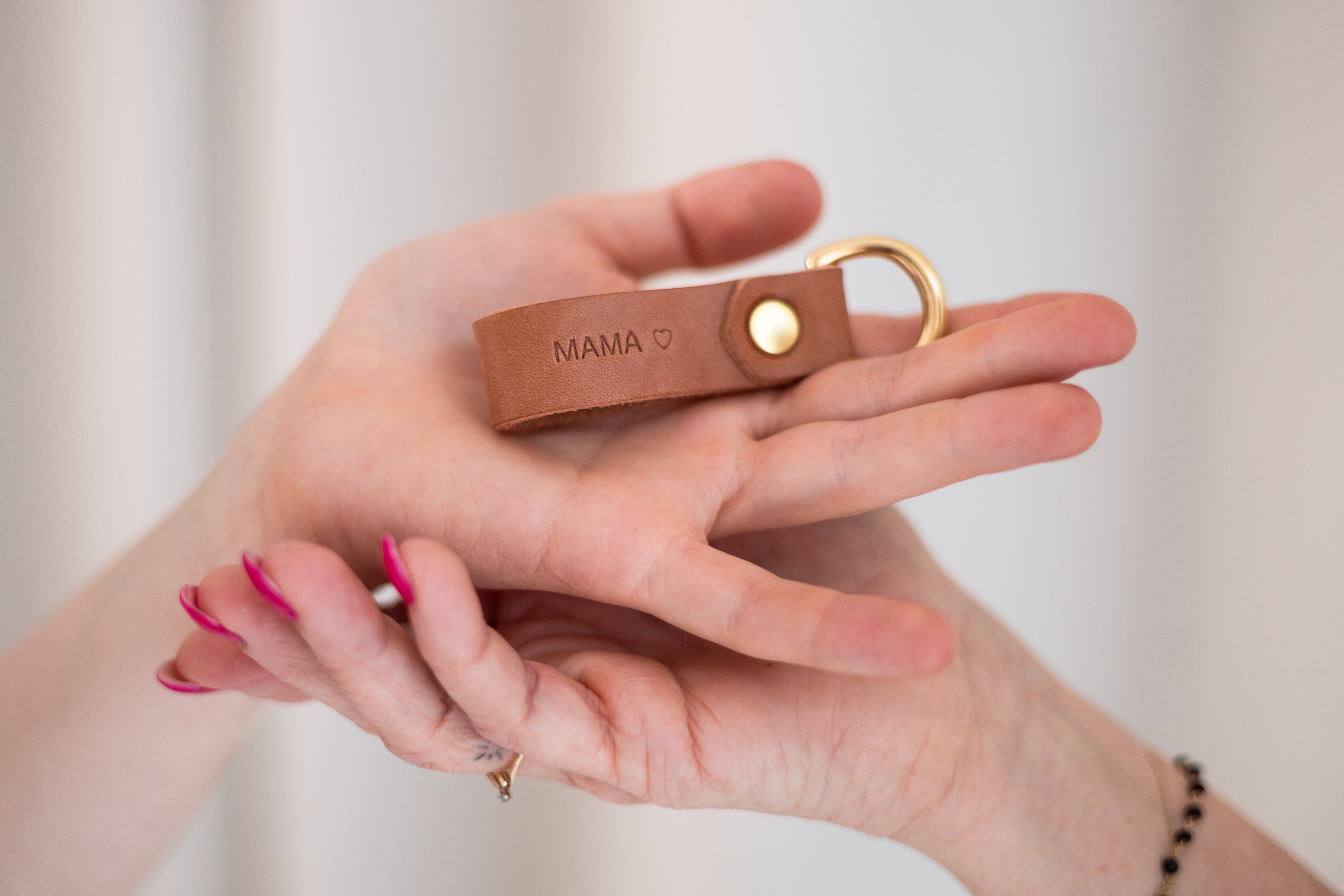 Brelok z napisem MAMA ♡
